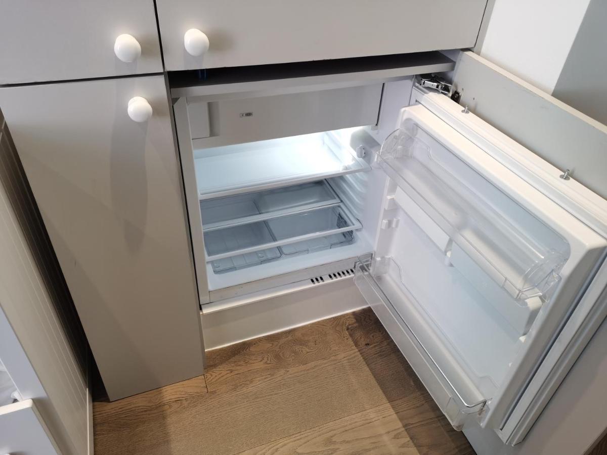 City Prime Apartments London Exterior foto A built-in freezer