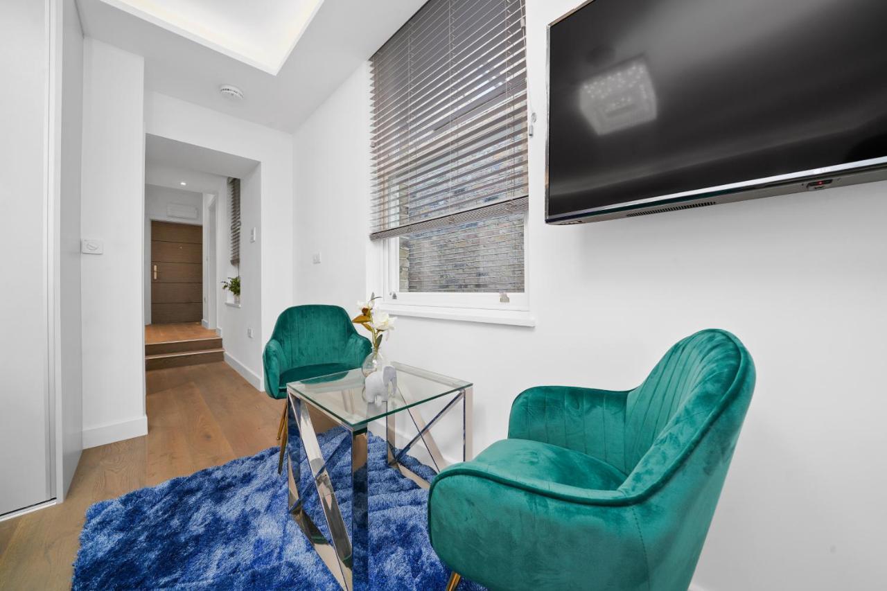 City Prime Apartments London Exterior foto A staged photo of a living room