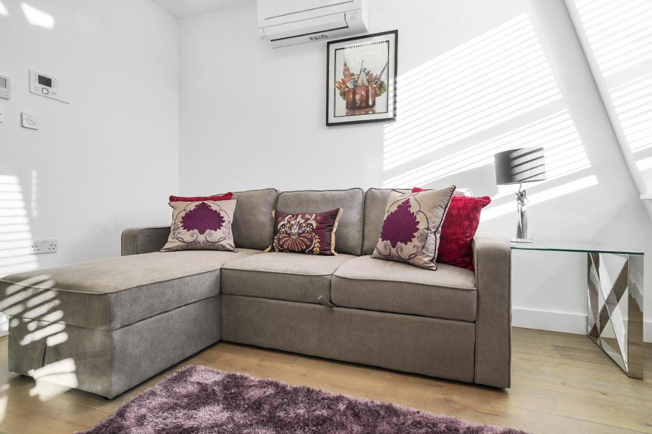 City Prime Apartments London Exterior foto A sofa bed